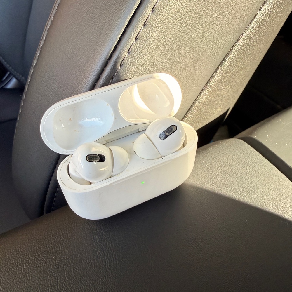 Premium White Wireless Earbuds with Charging Case